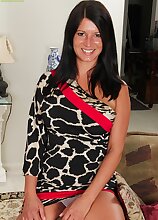 Big breasted MILF Veronica Jones naked in only heels.