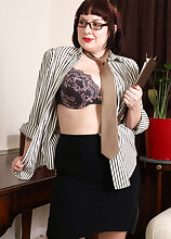 Satine Curvy and Fun