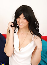 Skinny British mom is ready to have some serious fun