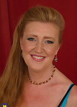 Naughty shaved mature lady getting wet and wild