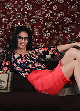 Skinny American housewife playing with her pussy