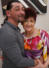 Naughty mature lady getting nasty