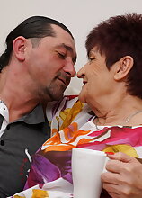 Naughty mature lady getting nasty