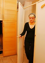 Take a look at an all female sauna