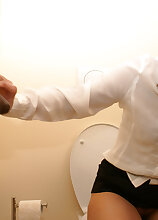 Mature slut sucking and fucking through the gloryhole