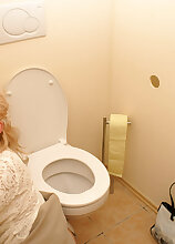 Granny love the mature gloryhole