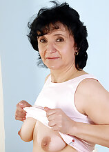 Hot grandma showing off her 52 year old hairy pussy in here