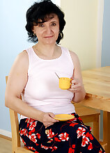 Hot grandma showing off her 52 year old hairy pussy in here
