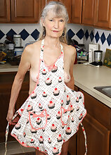 Linda Jones Mature Cook