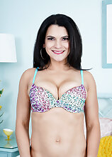 Mio Moore That Smile Of Hers