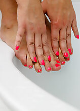 Mom Liza Cute's first mature foot fetish porn clip