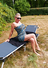 Mandy Mystery is a German kinky MILF that loves to masturbate in public