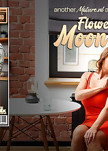 Fucking his hot stepmom Moon flower because she's one hot horny MILF