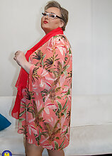 When hairy and curvy grandma Jolanka shows off her big ass she gets horny for toys
