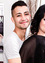 Lancomee is a hot mom who does her stepson at home
