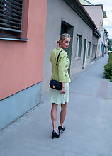 Skinny Long legged MILF Mazzy Leggz is showing all