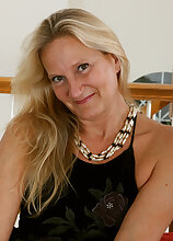 Mary Wana Mature Sensuality