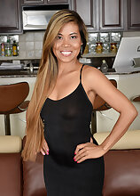 Stunning exotic MILF Chanel Lee