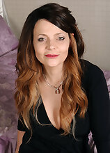 Beautiful MILF Gemma Gold