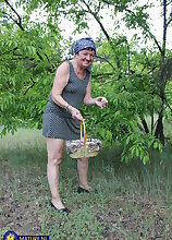 73 year old grandma Hanna D. seduced a younger stranger to fuck her in an open field
