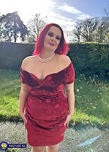 Mature.nl - Toyboy doggystyle fucking tall, curvy and big ass cougar Juliet Redhead at her home