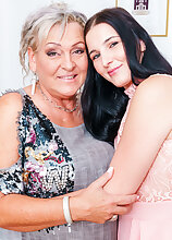Mature.nl - Teen Suzie Sparkles has a lesbian affair with her step GILF Malinde on the couch