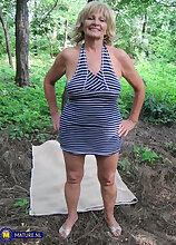 Mature.nl - Horny granny Katalina gets fucked by a stranger outdoor
