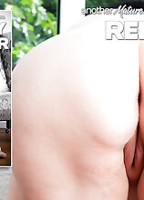 Mature.nl - Horny cougar Remi loves to play with her wet pussy