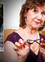 Mature.nl - Demi is a horny American grandma that loves to play with her shaved pussy