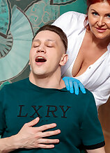 Mature.nl - Big breasted curvy MILF chiropractor Anita has the best fucking medicine for her horny patients