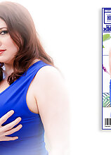 Mature.nl - Thick MILF Maggie Green is getting fucked between her big tits with a big cock