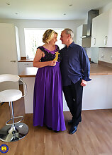 Mature.nl - MILF Camilla loves to get titfucked, suck cock and fuck in the afternoon