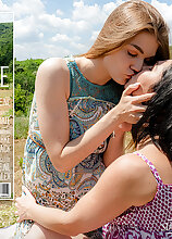 Mature.nl - Old and young lesbian Picnic Sexdate on a sunny day