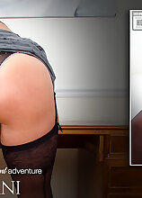Mature.nl - Classic MILF Lelani loves to tease and play with her wet pussy