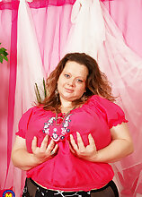 Mature.nl - Huge tits mom Francessca loves to get her fat pussy pounded