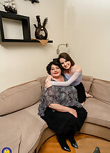 Mature.nl - Skinny teen doing eating out her big ass stepmom