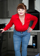Horny Milf Lady Ava
